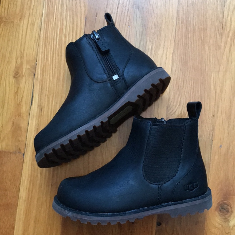 Boys size 8 UGG boots